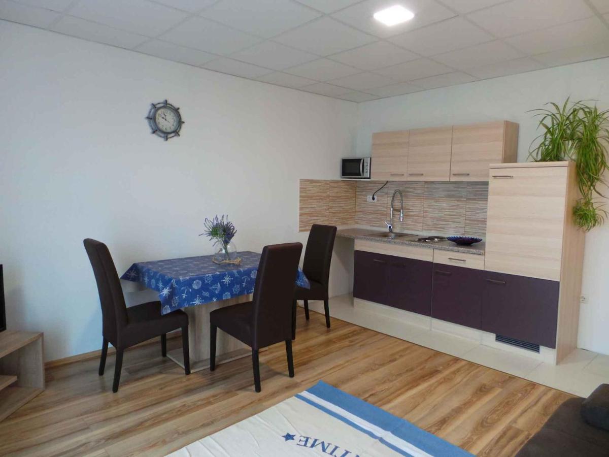 Apartments In Cizici/Insel Krk 31083 Kültér fotó
